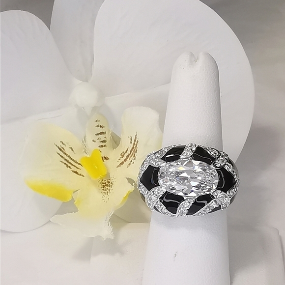 NWT exquisite black enamel dome ring with 5ct cz size 8 - Picture 4 of 9